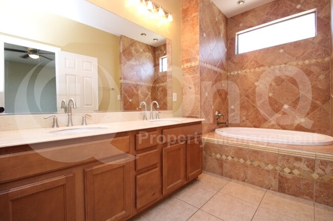 Building Photo - 3074 S Southwind Dr