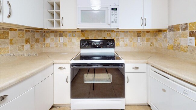 Building Photo - 2055 SW 122nd Ave