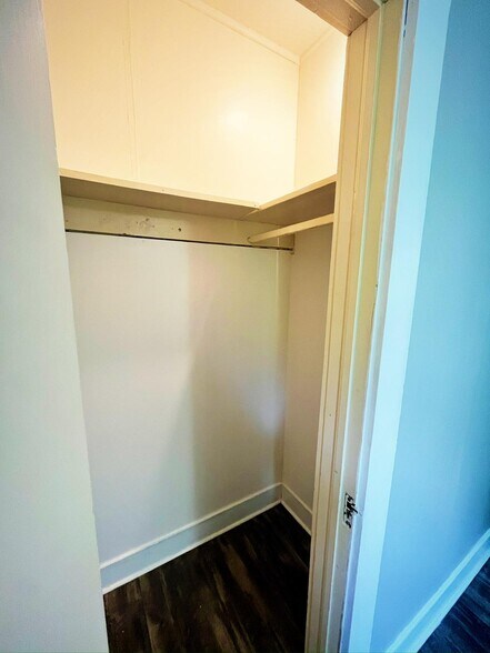 bedroom 1 closet - 212 Westwood Dr