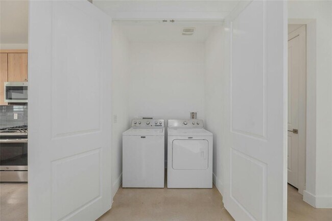 Building Photo - 1114 Walton Ln