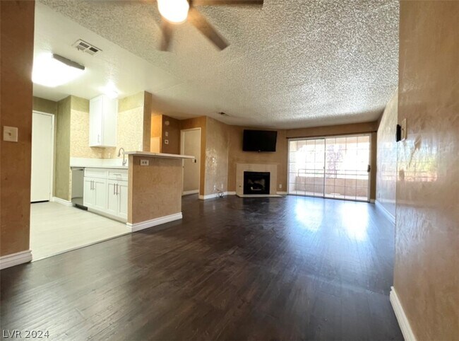Building Photo - 2200 S Fort Apache Rd