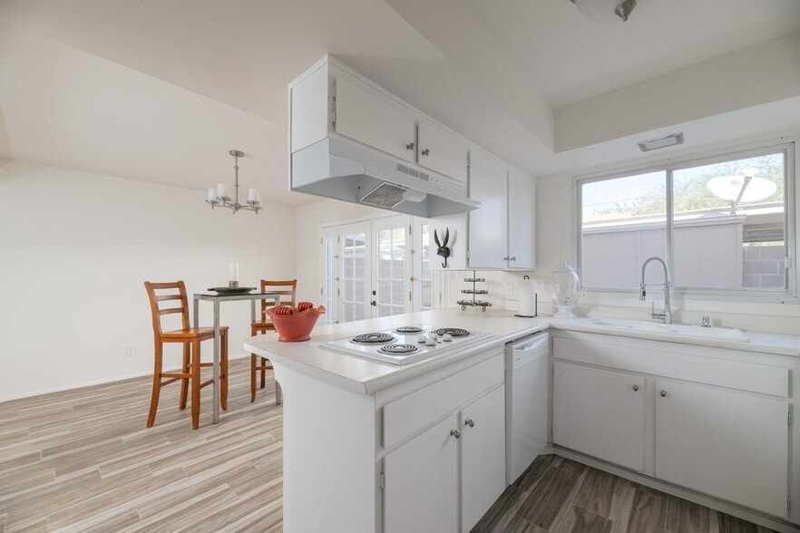 Kitchen updated - 1626 W Campbell Ave