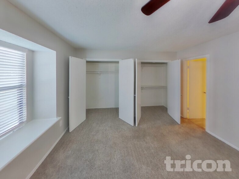 Building Photo - 3225 Hastings St