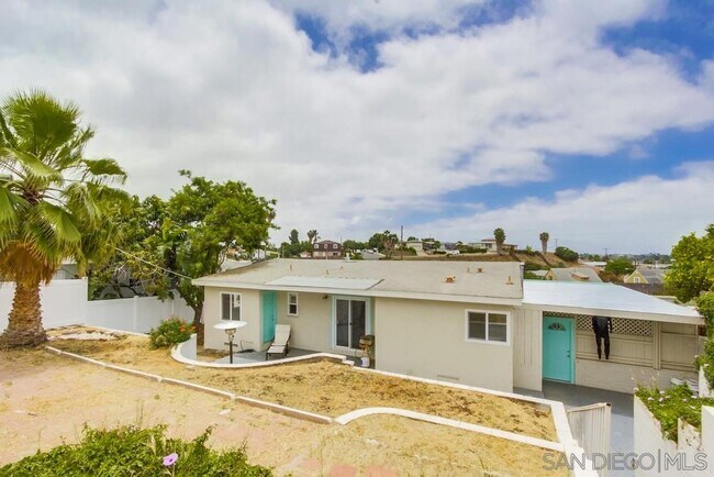 Building Photo - 129 S San Jacinto Dr