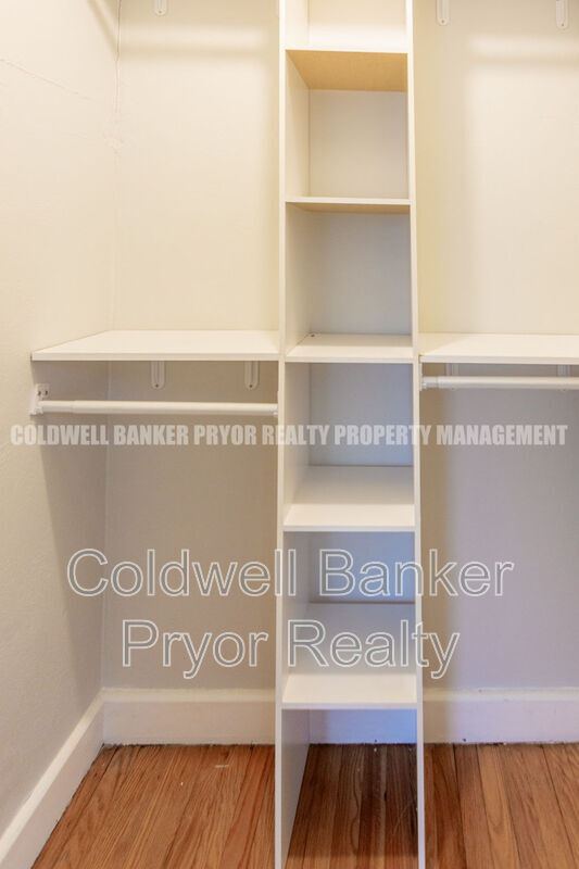 Building Photo - 128 S St Marks Ave