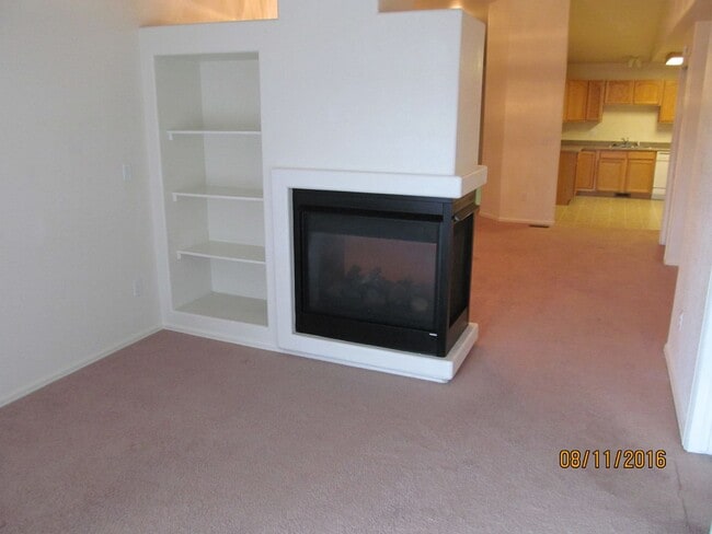 Building Photo - FEELS LIKE HOME! 2BD CONDO with MOUNTAIN VIEWS - Security Deposit Waiver Available