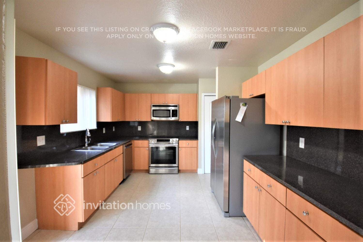 Building Photo - 4390 SW 159th Ave