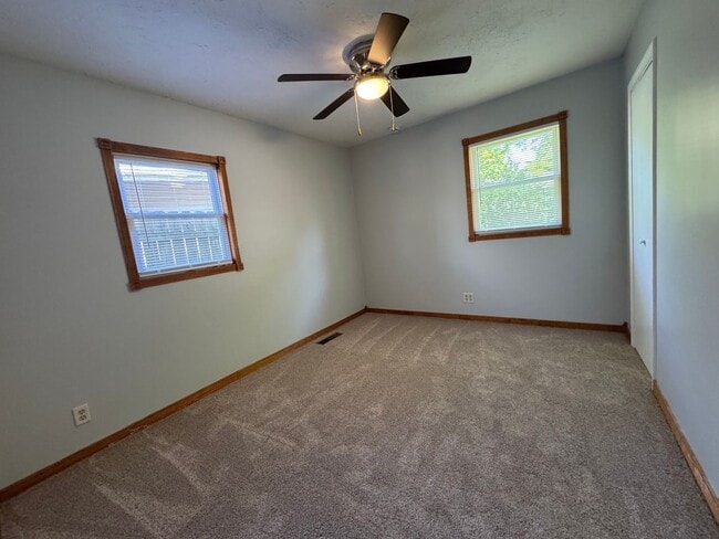 Building Photo - Take Me Home, Country Roads: Cozy 3 Bed, 1...