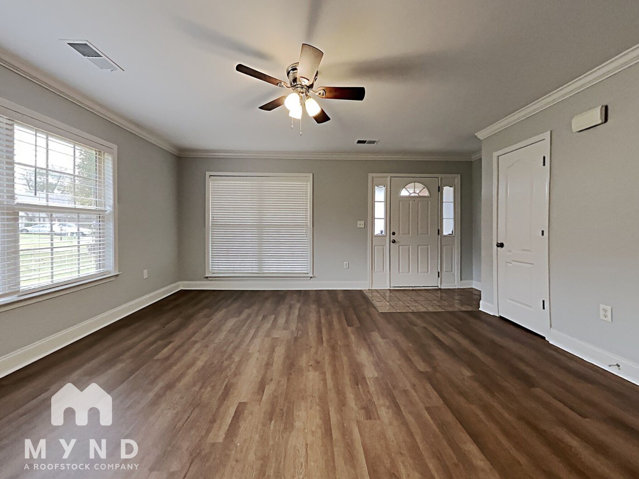 Building Photo - 2086 Edgewood Dr