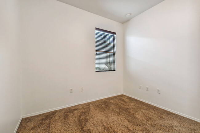 Building Photo - 1232 Canyon Oaks Dr