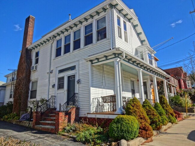 Building Photo - 16 Mann Ave