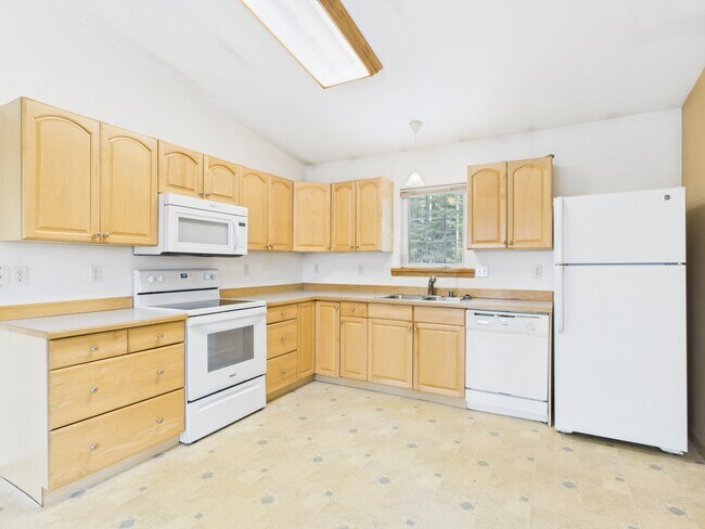 Primary Photo - 955 Pickering Dr