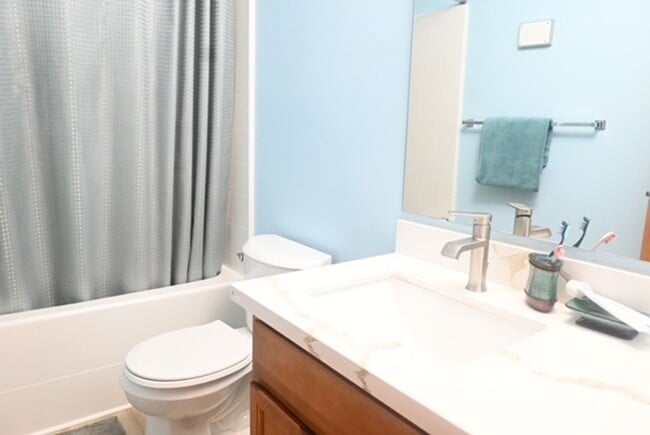 Building Photo - Lynnwood Home