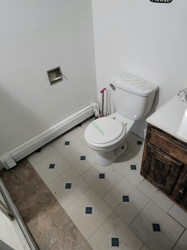 Building Photo - 701 Mino Dr