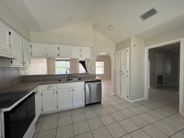 Building Photo - 1011 Sapphire St