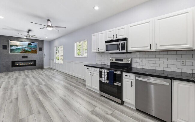 Building Photo - 989 Cinnamon Ridge Dr