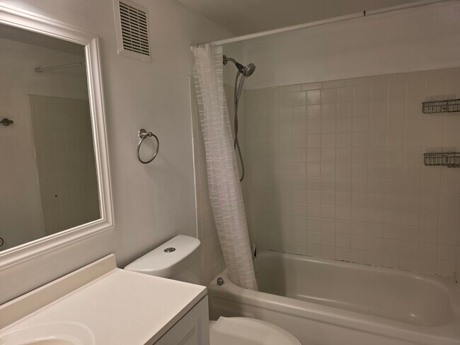 Building Photo - 605 N Keene Rd