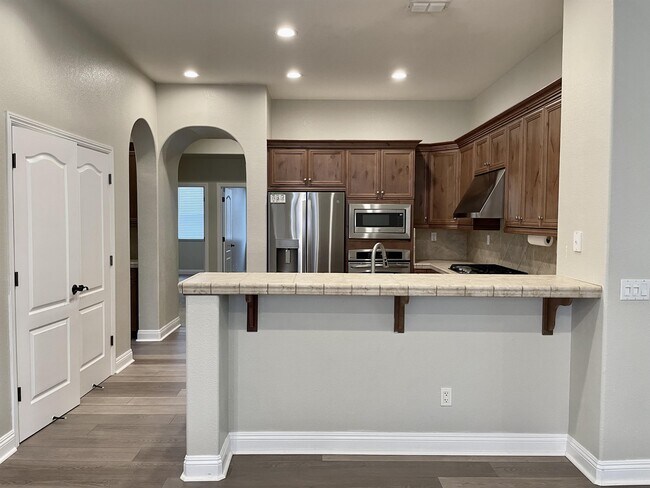 Building Photo - 6408 Vilamoura Way