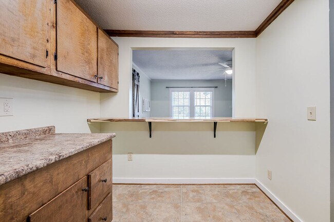 Building Photo - Spacious 3BR Home in Newington – Quiet Living with Room to Enjoy