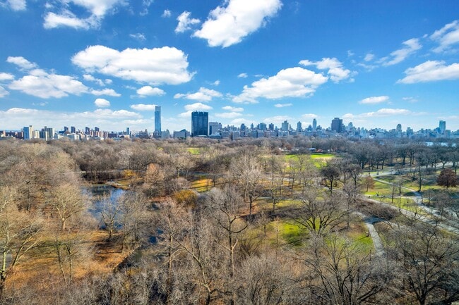 Building Photo - 415 Central Prk W