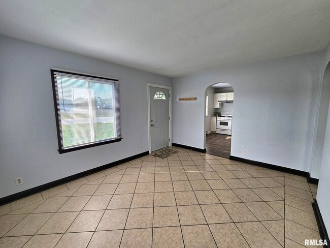 Building Photo - 3906 Archer Dr