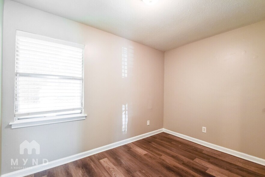 Building Photo - 2695 Shady Grove Dr