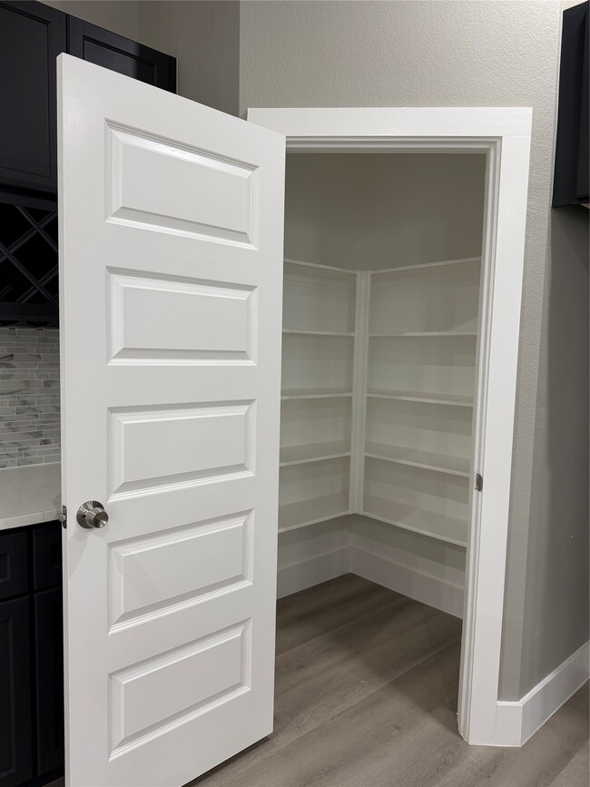 Building Photo - 10055 Grover Ln