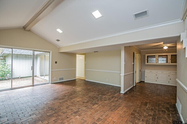Building Photo - 3712 Colony Park Dr