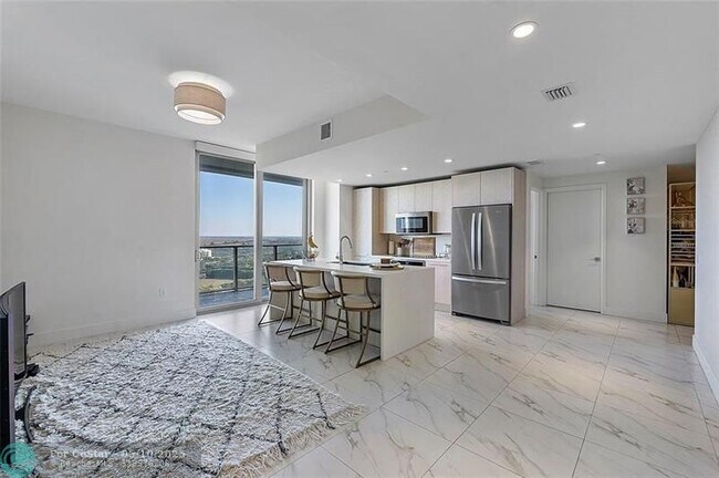 Building Photo - 2000 Metropica Wy