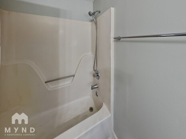 Building Photo - 1213 Shakentown St