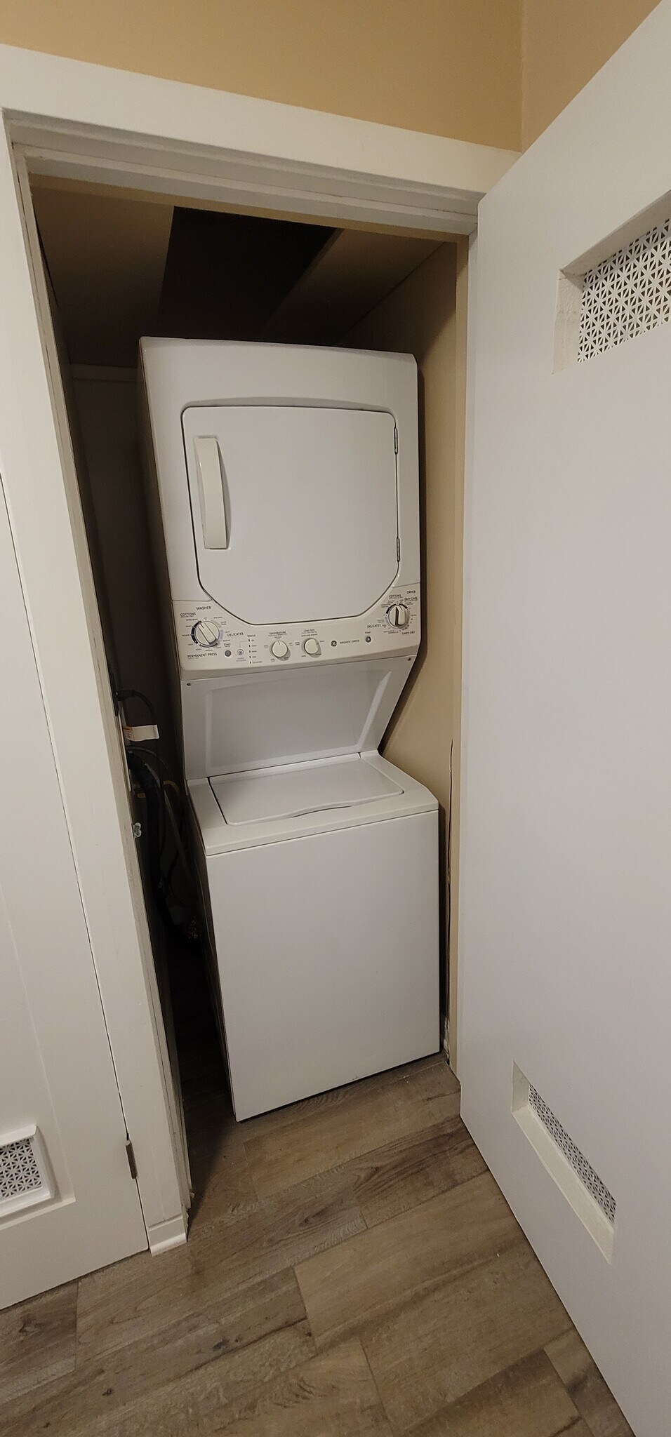 Building Photo - 2016 W 35th St