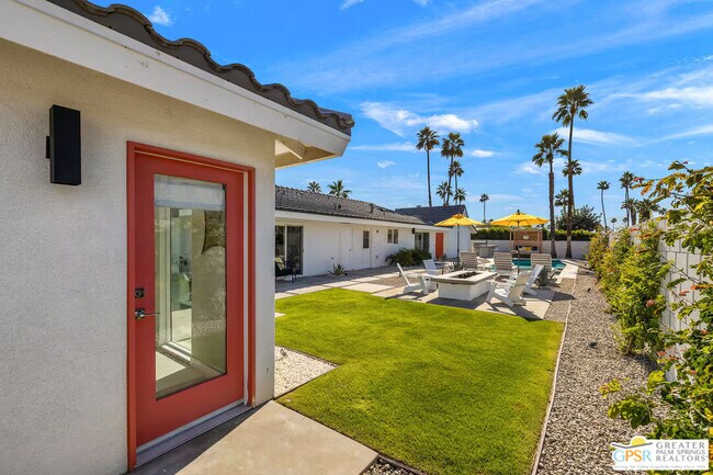 Building Photo - 945 N Buttonwillow Cir