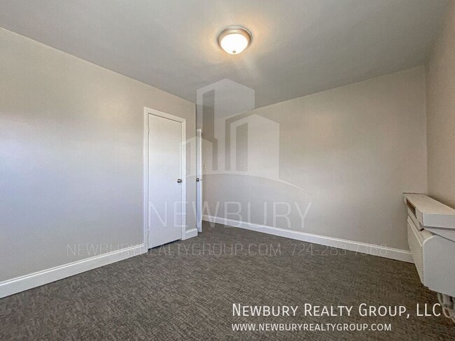 Building Photo - 305 San Juan Dr
