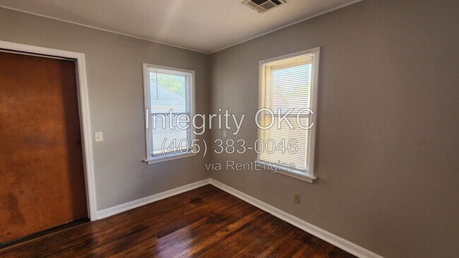 Building Photo - 409 N Key Blvd
