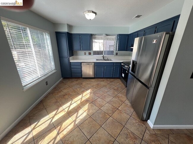 Building Photo - 4525 Waterford Way