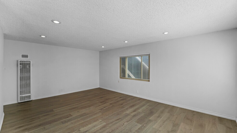 Building Photo - 225 Marine Ave