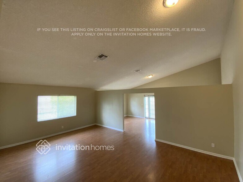 Building Photo - 5233 Rosen Blvd