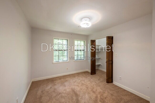 Building Photo - 2133 Cooper Way
