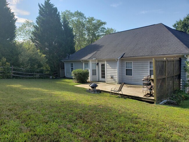 Building Photo - 12013 Evergreen Hollow Dr