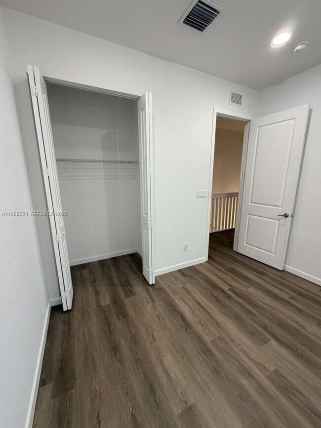 Building Photo - 2735 SW 81st Terrace