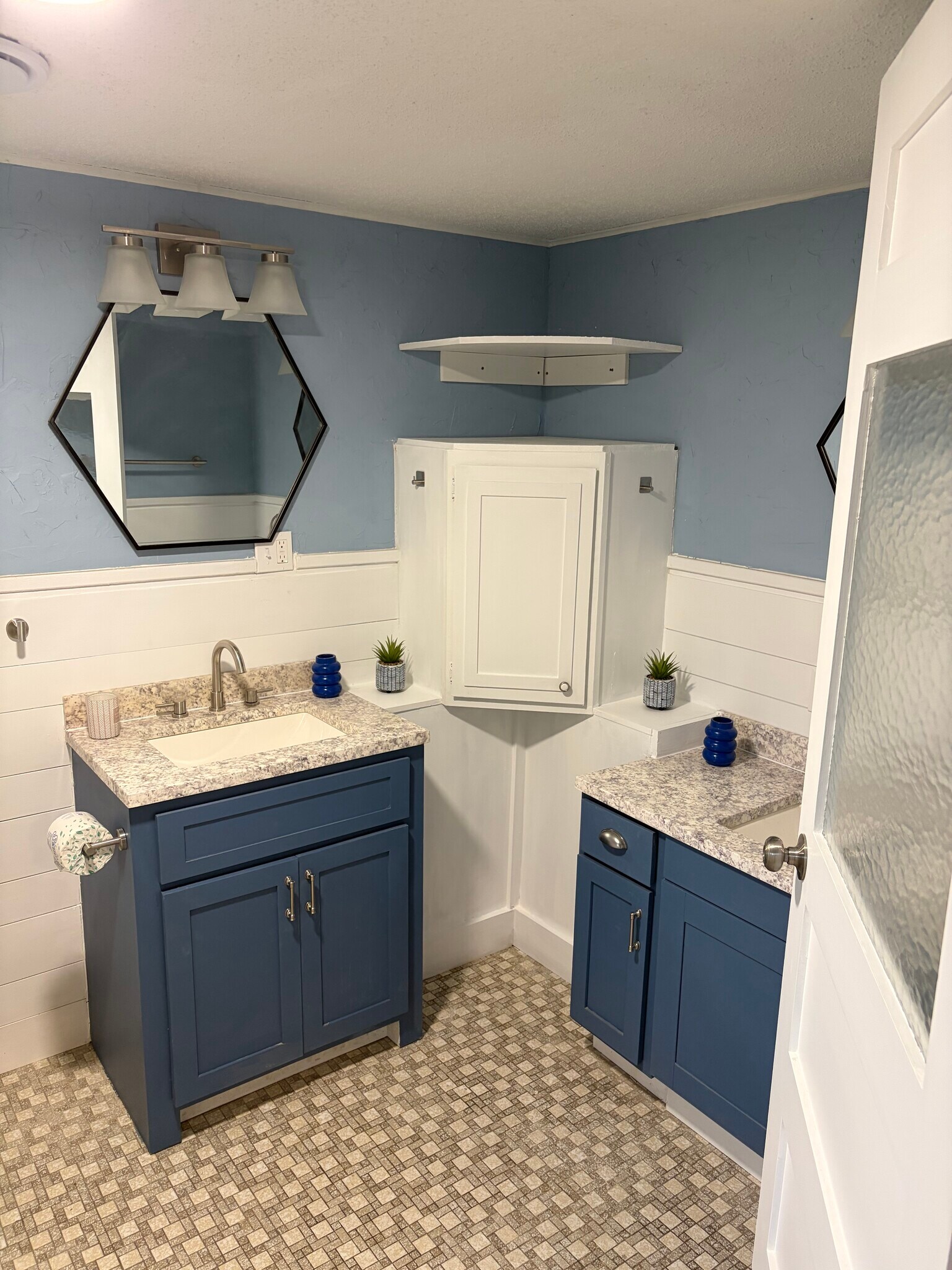 Building Photo - 5329 Cherry St