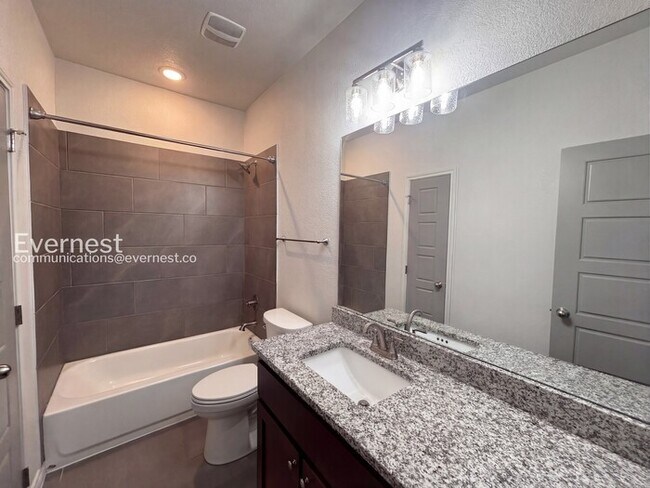 Building Photo - 854 Freedom Cir