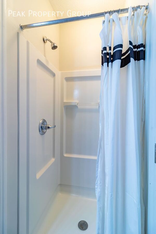 Building Photo - 254 Chittenden Ave