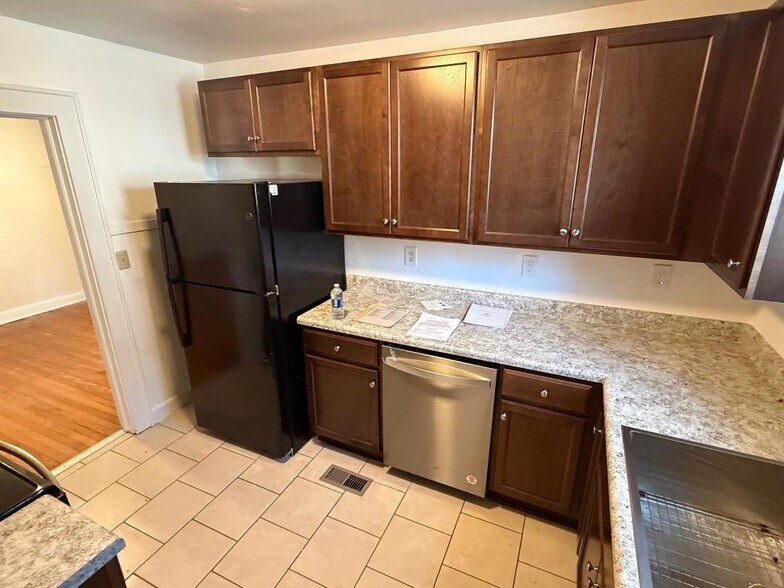 dishwasher and fridge - 1533 McNeal Ave