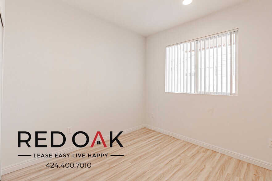 Building Photo - 6829 Simpson Ave