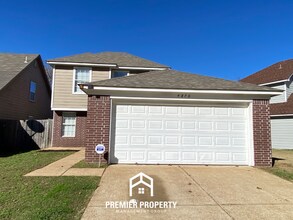 Building Photo - 4870 Royal Run Dr