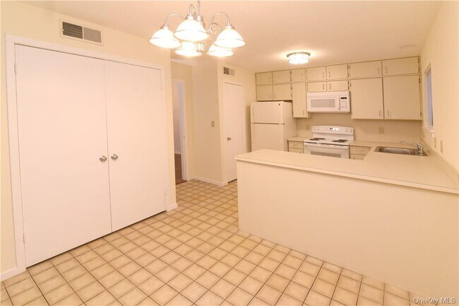 Building Photo - 188 Heritage Hills