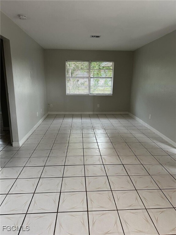 Building Photo - 15 SE 24th Ave