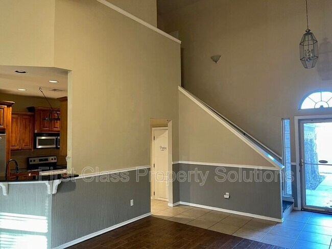 Building Photo - 917 Renita Way