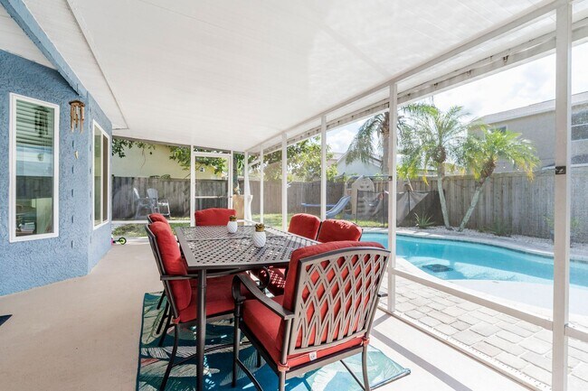 Building Photo - STUNNING 4-BED, 3-BATH HOME WITH SOLAR PANELS IN TAMPA, FL!